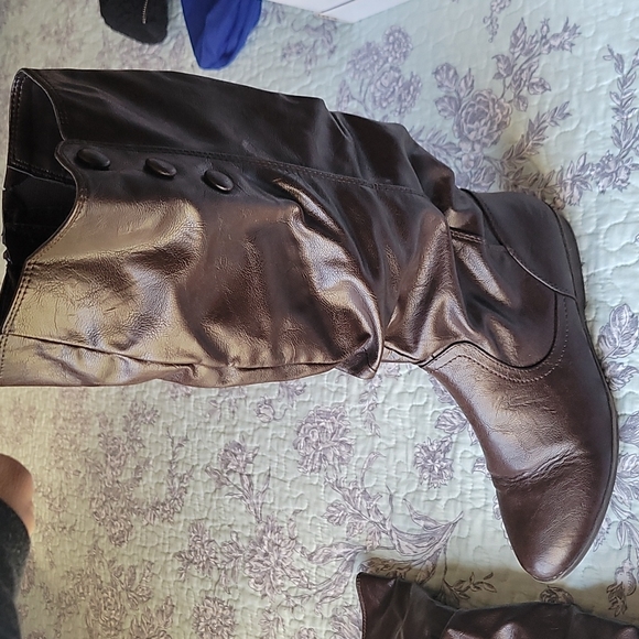 Brown boots - Picture 7 of 7